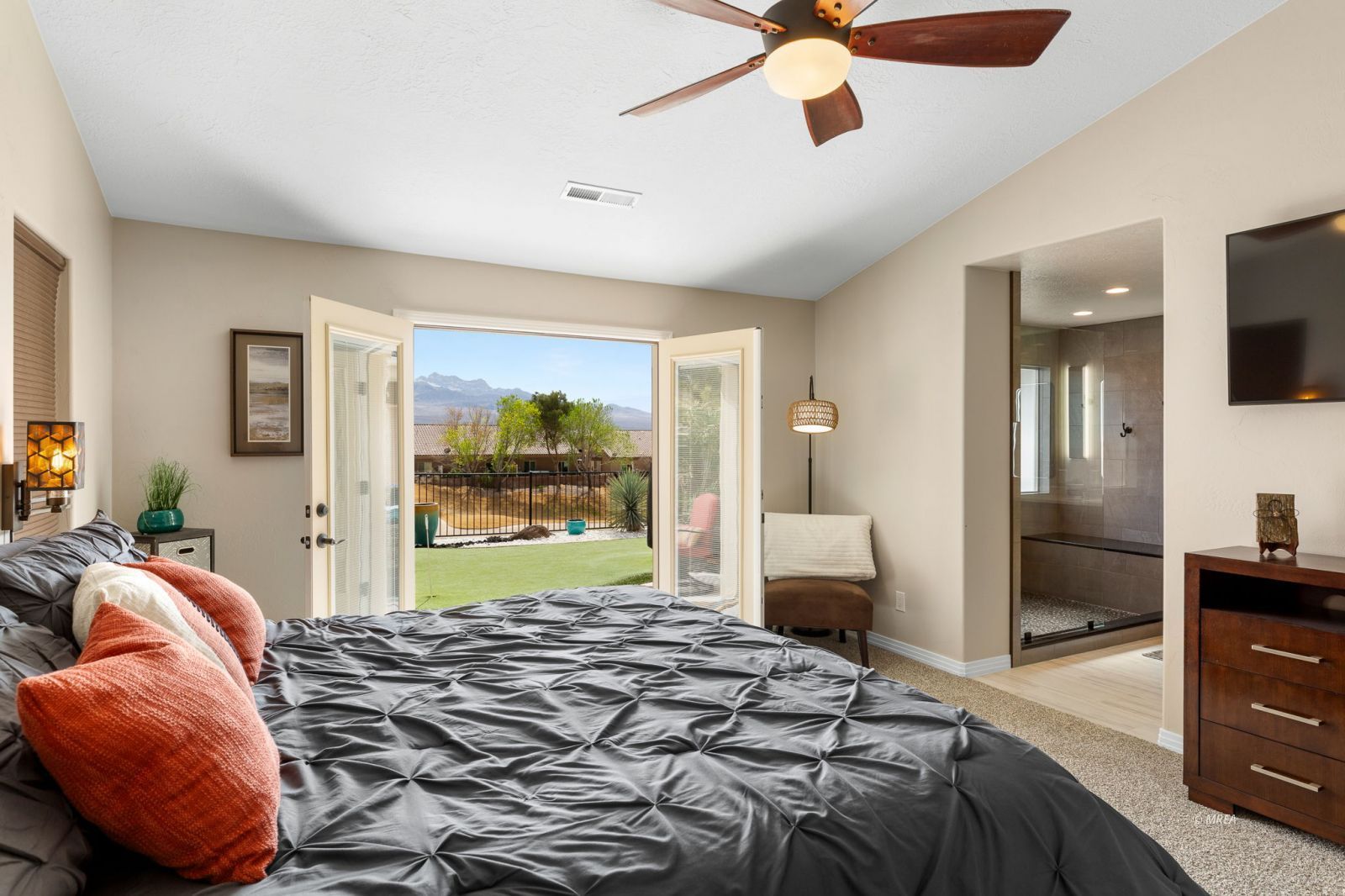 858  Falcon Glenn Dr