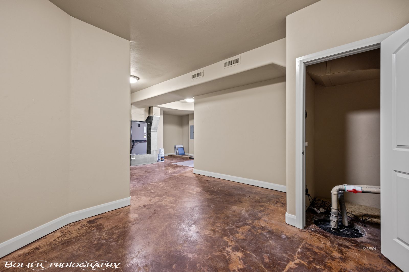 1111  Falcon Nest Ct