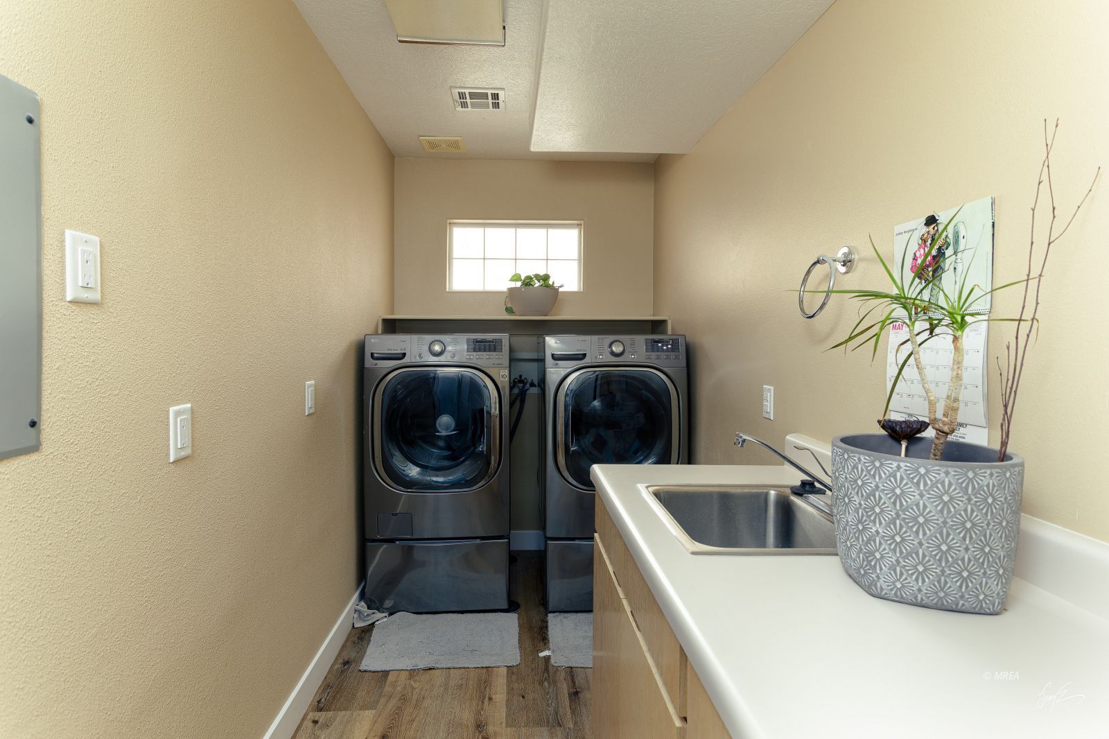 414  Crystal Canyon Dr