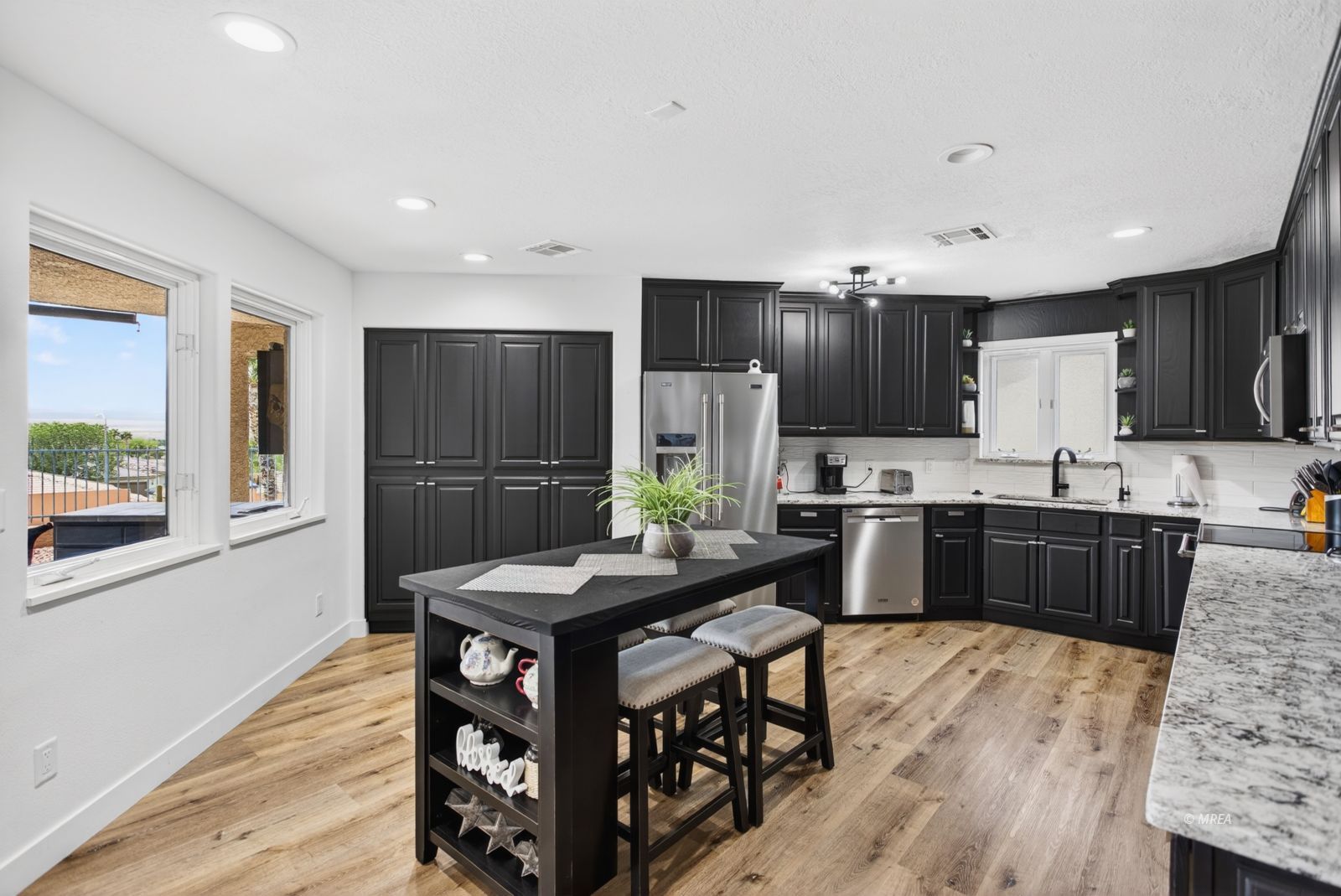 414  Crystal Canyon Dr