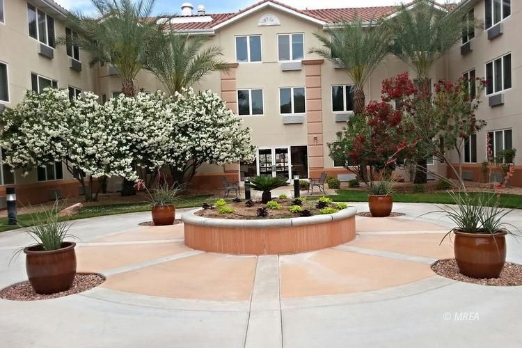 555  Highland Dr  #207