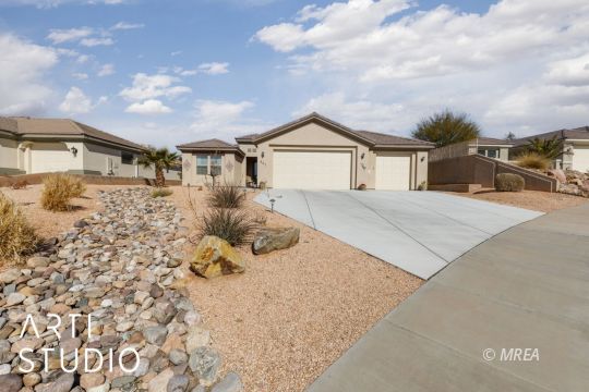 407 Ln ,Mesquite NV 89027