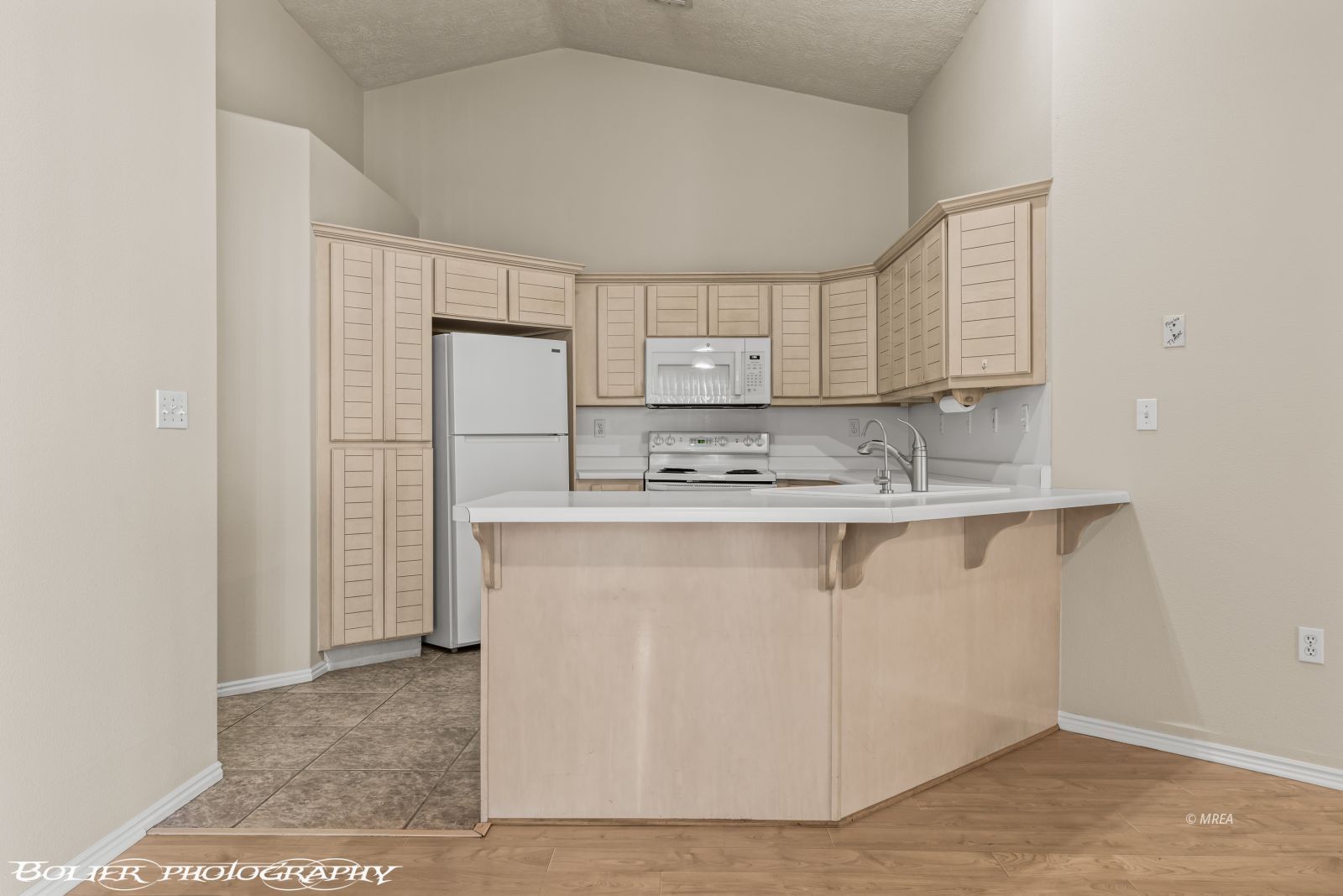 738  Mesa Springs Dr