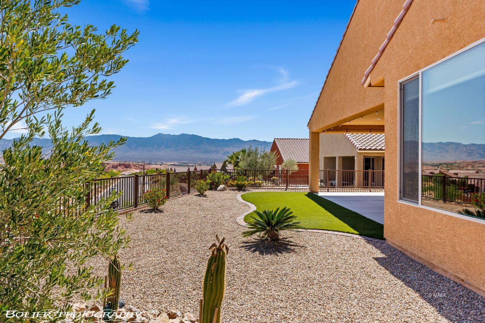 1109  Flagstone BND 