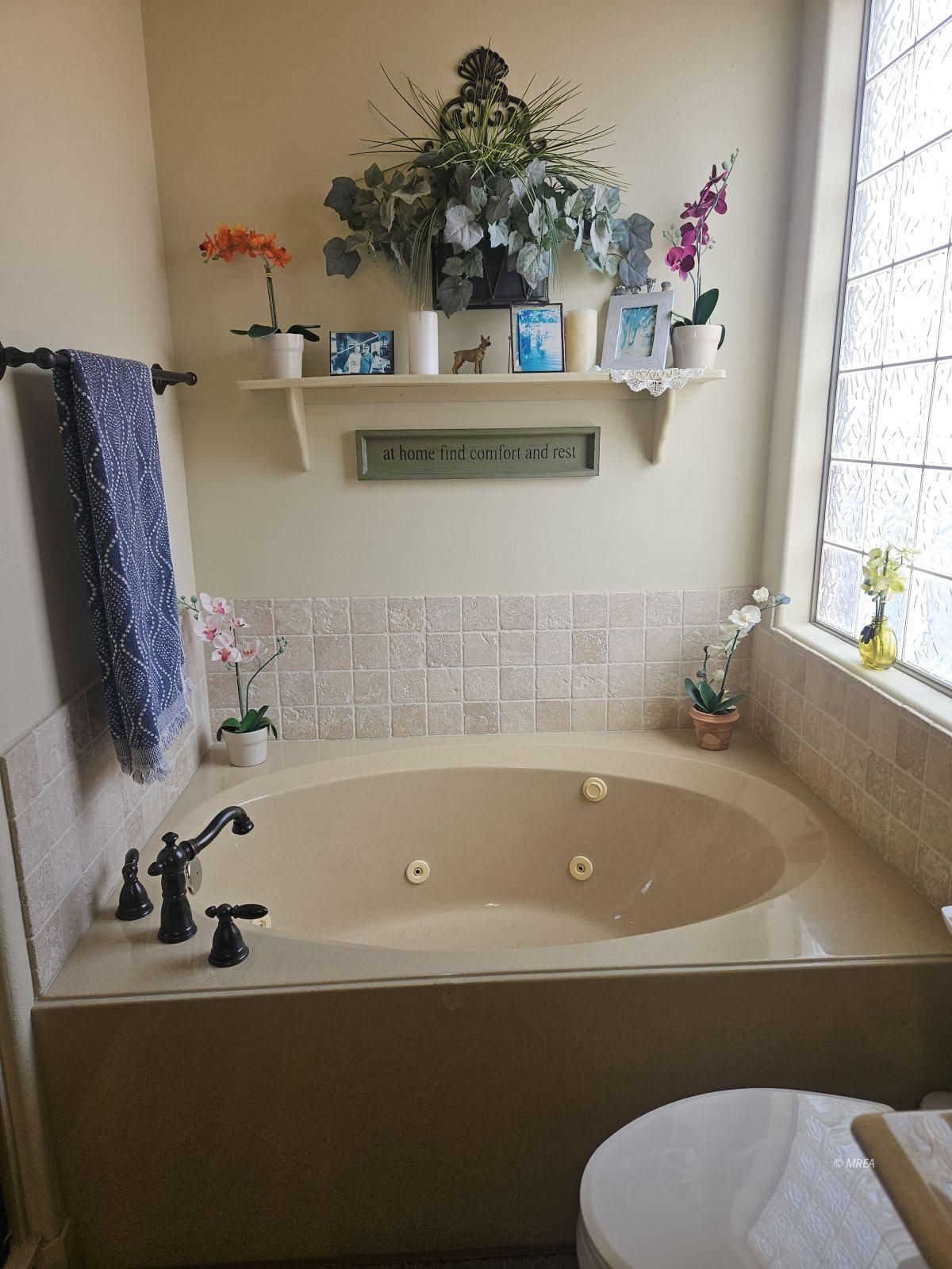 780  Villa La Paz Dr