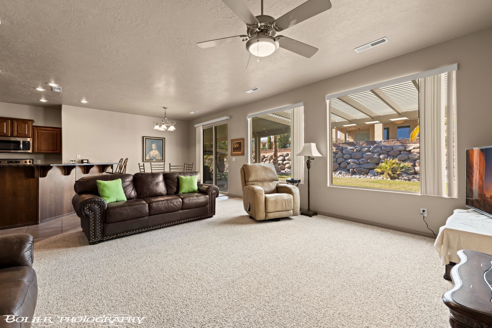 1389  Vista Del Ciudad Dr 