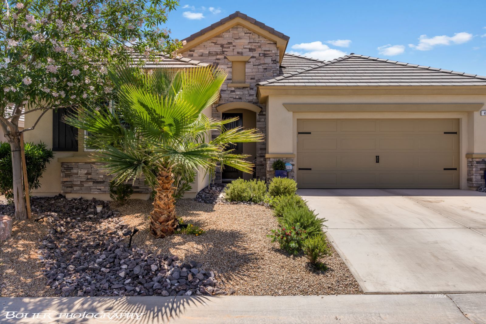 472  Paradise Valley Hts 