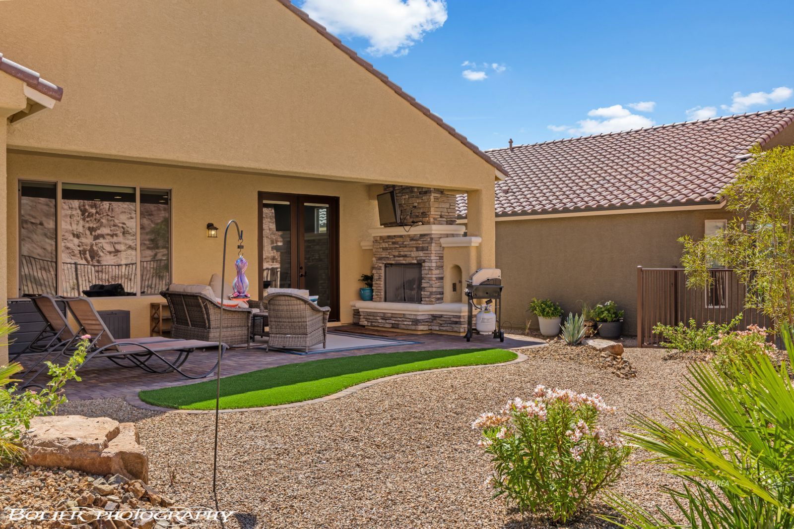 1405  Pin Cushion Ridge 