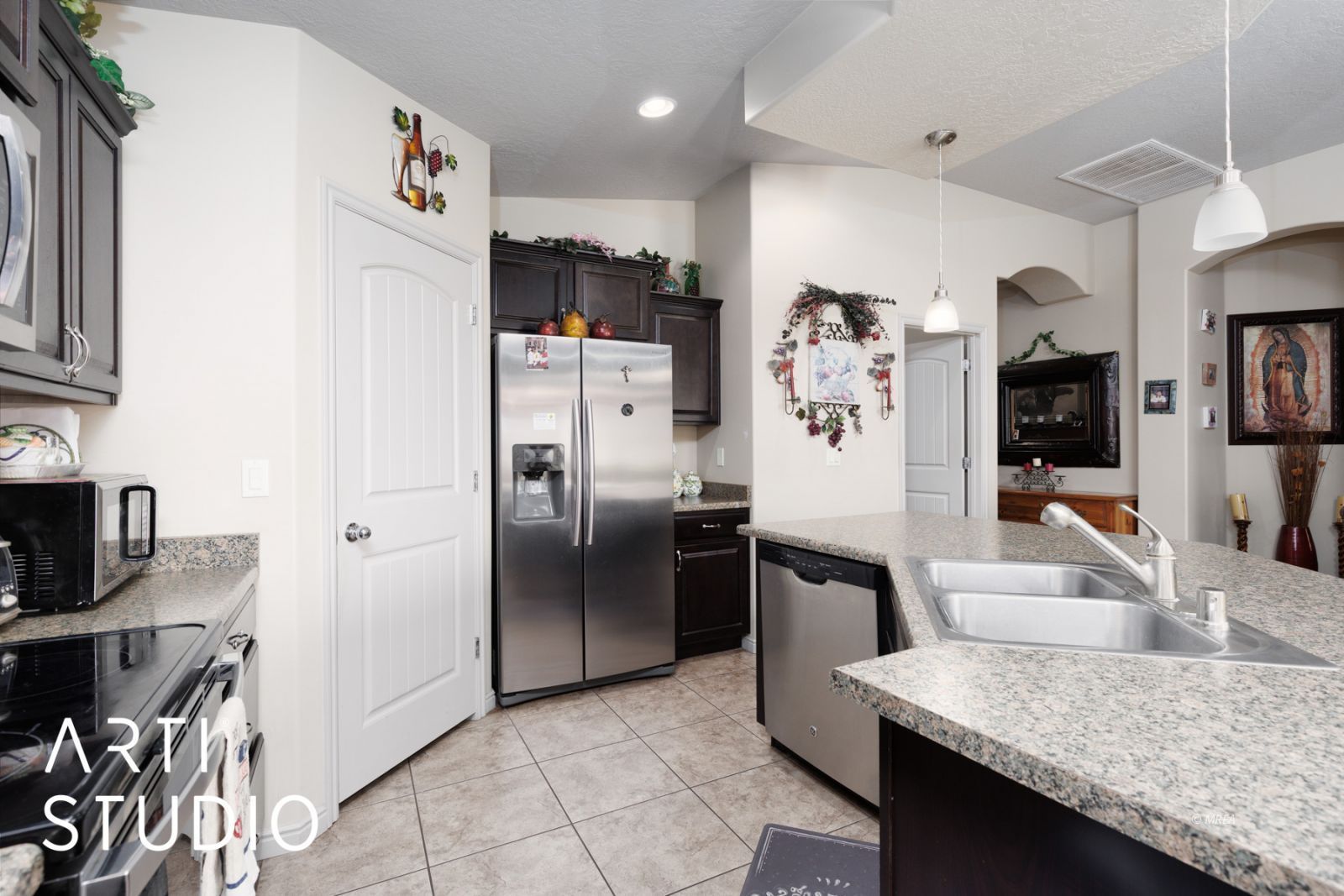 871  Santa Theresa Way