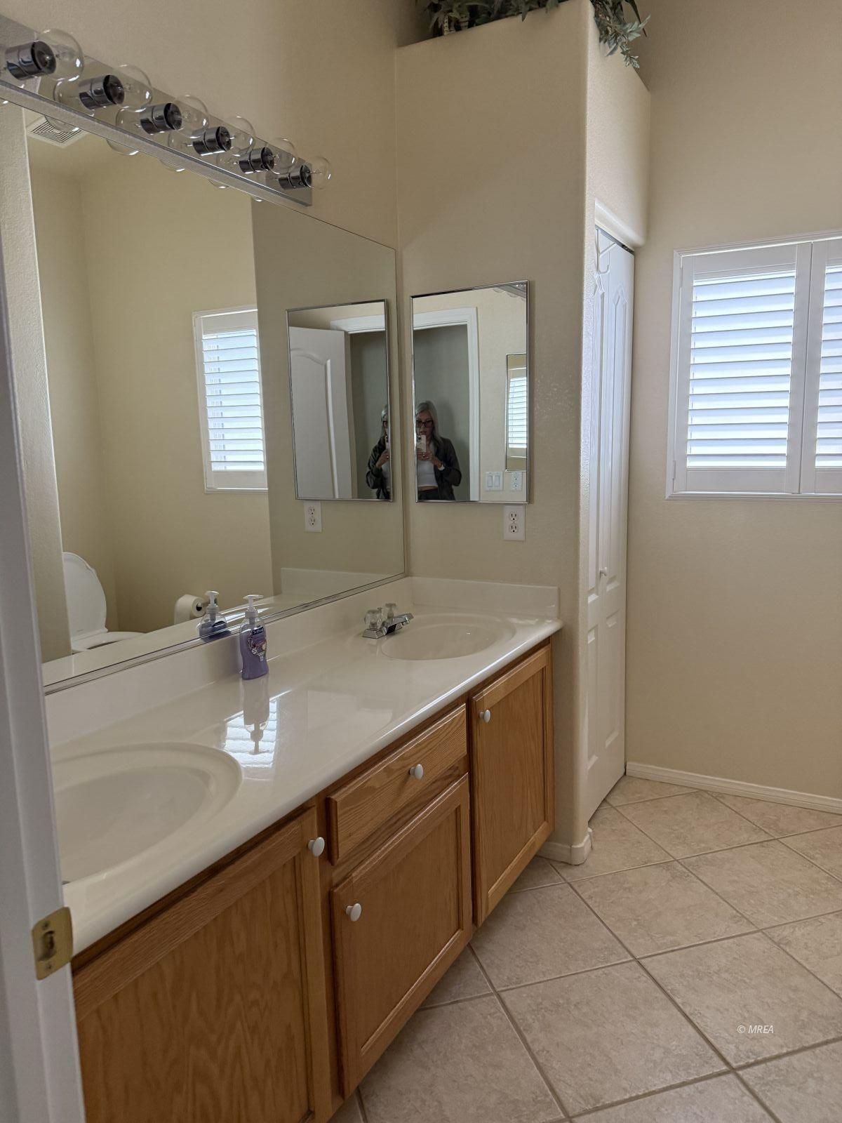 1384  Cathedral Canyon Dr