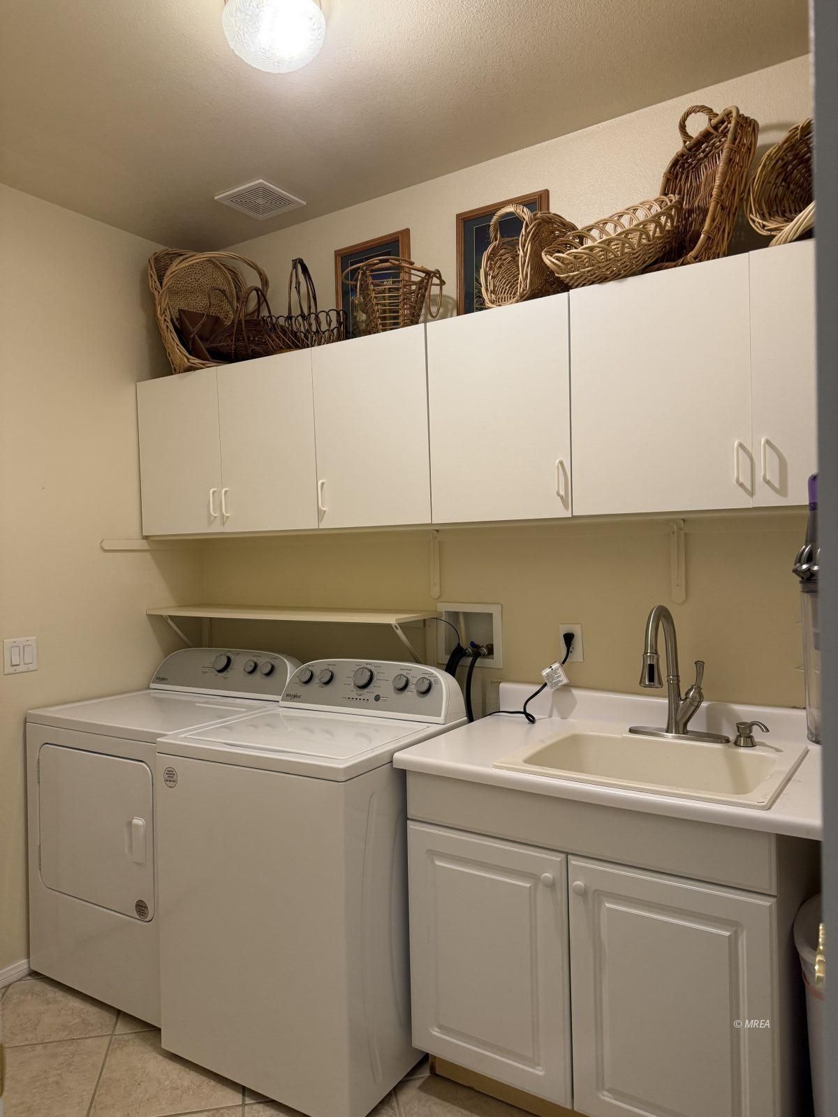 1384  Cathedral Canyon Dr