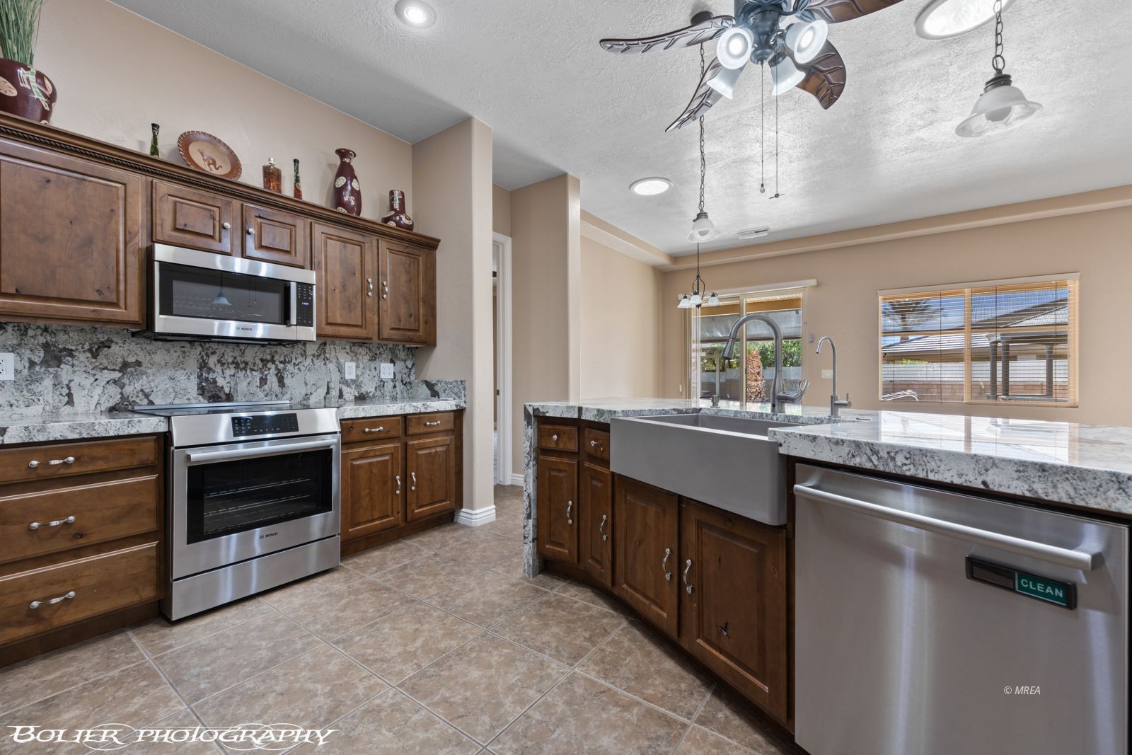 420  Sublimity Crest 