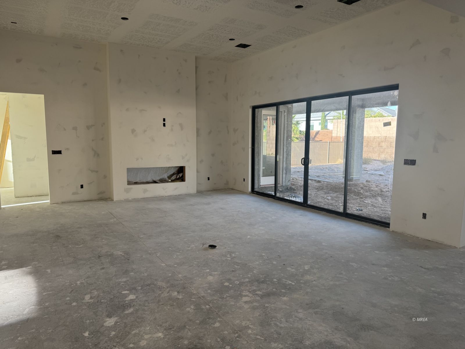 1558  Pomegranate Trl 