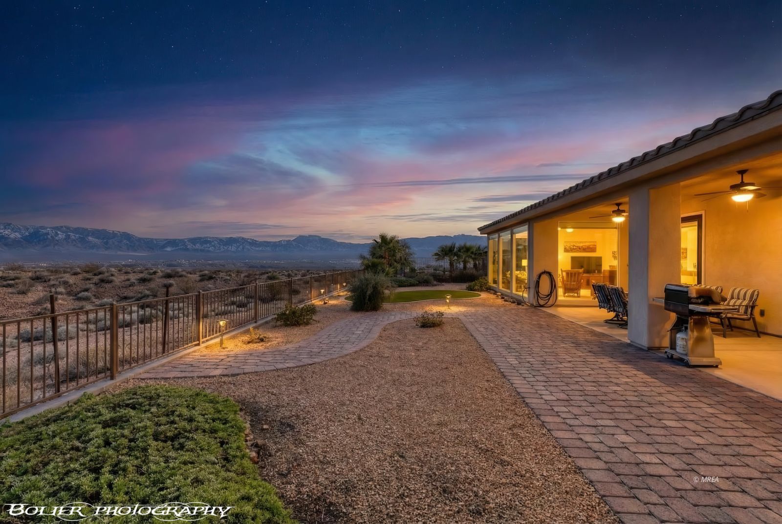 1402  Vista Del Ciudad Dr