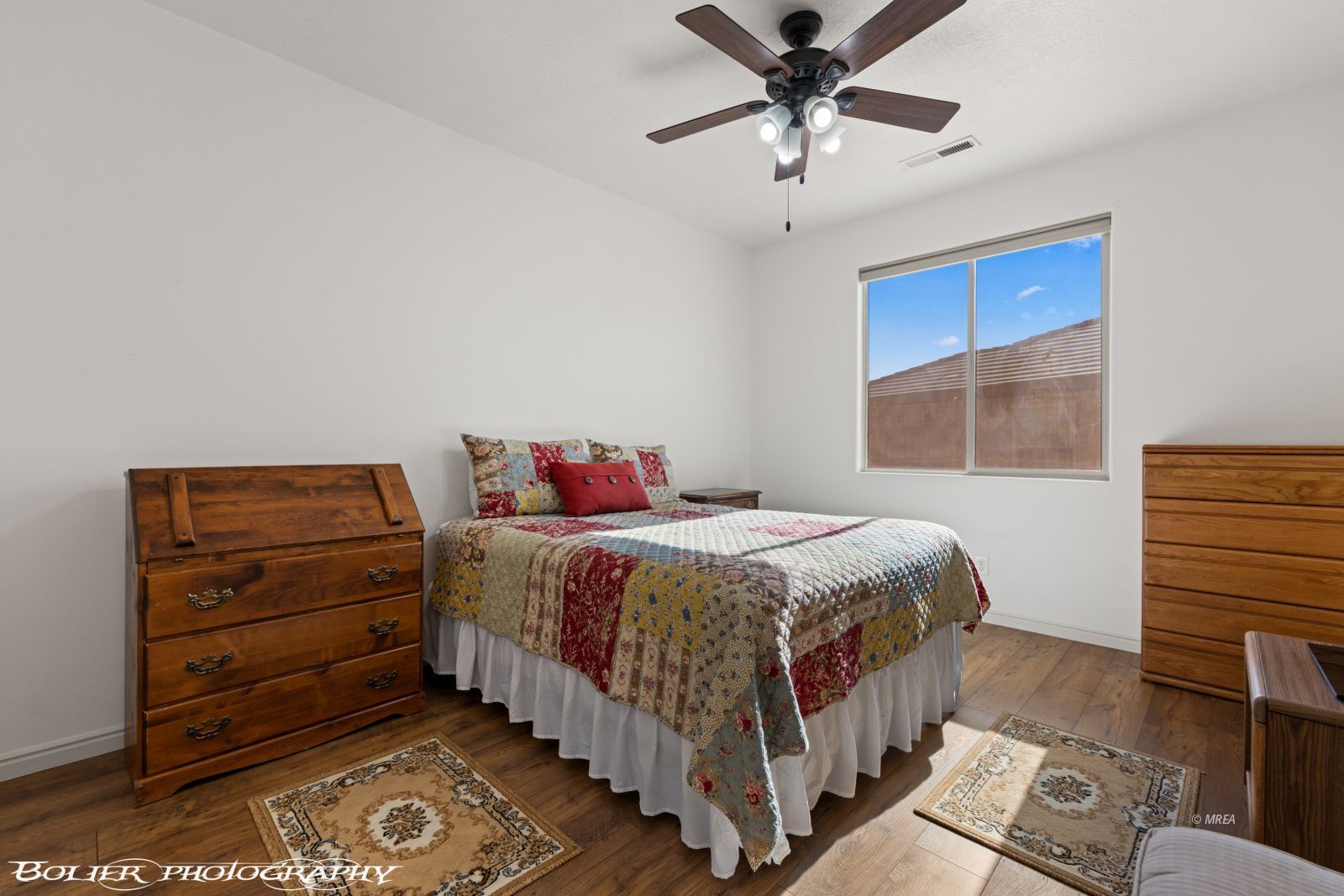 1402  Vista Del Ciudad Dr