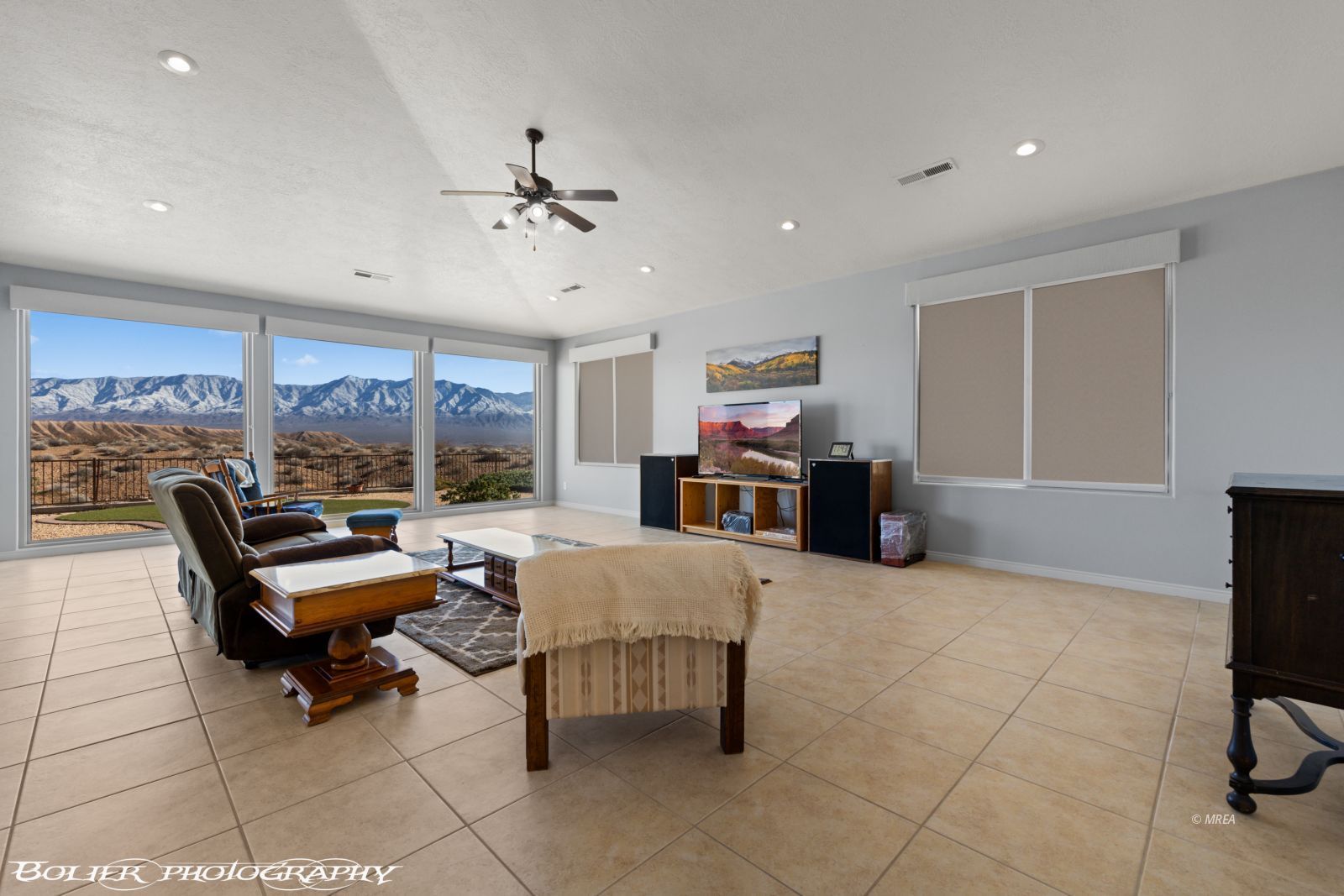 1402  Vista Del Ciudad Dr