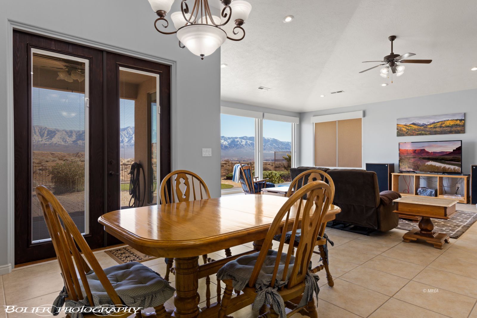 1402  Vista Del Ciudad Dr