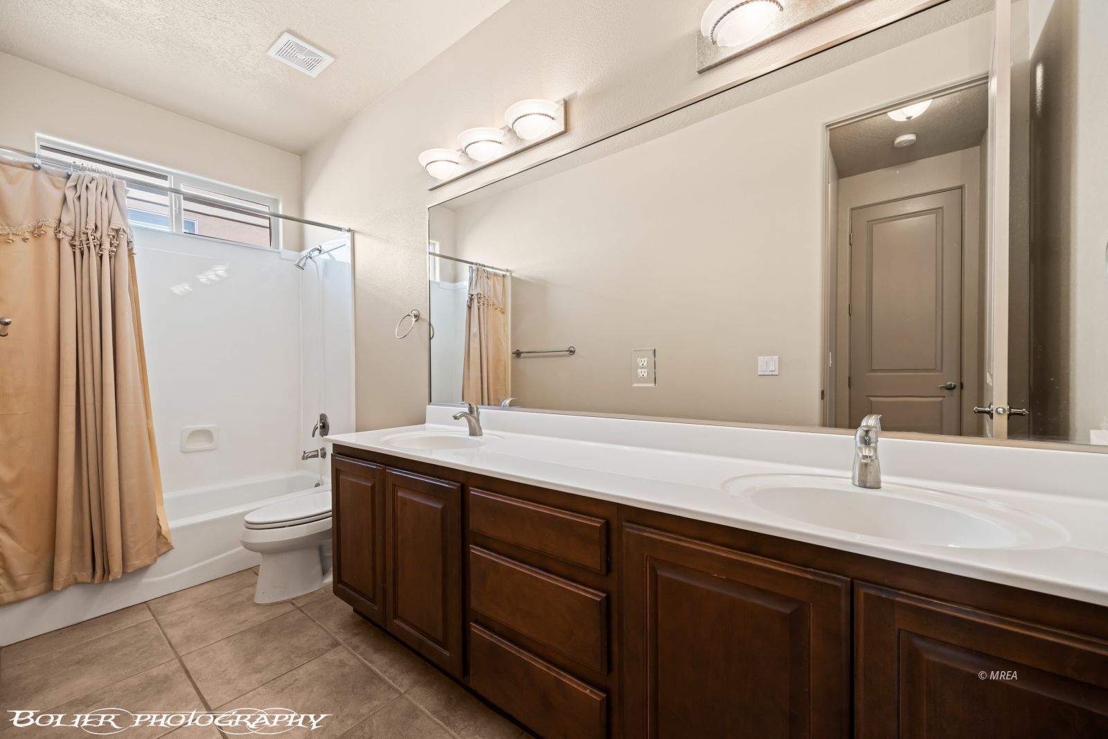 1389  Vista Del Ciudad Dr 