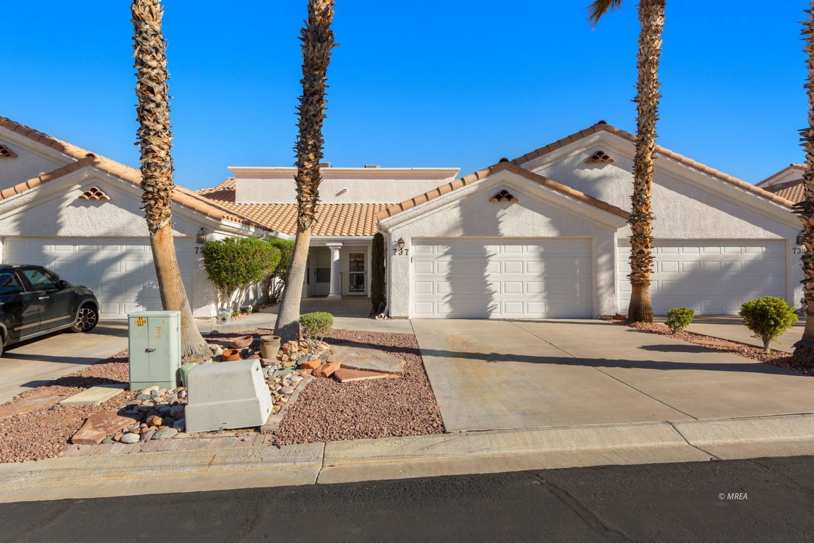 737  Mesa Springs Dr