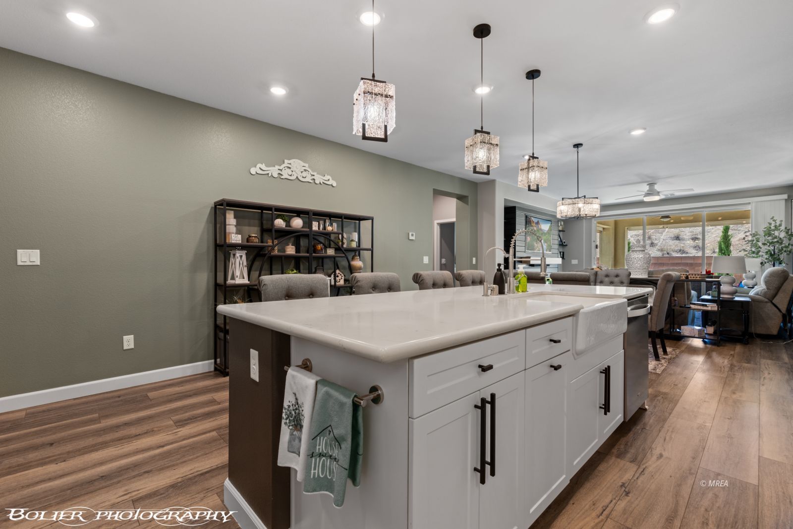 472  Paradise Valley Hts 