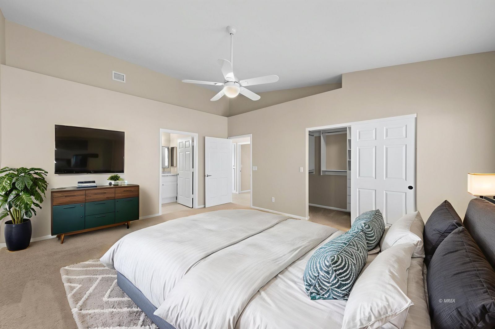 517 W Mesquite Blvd #324