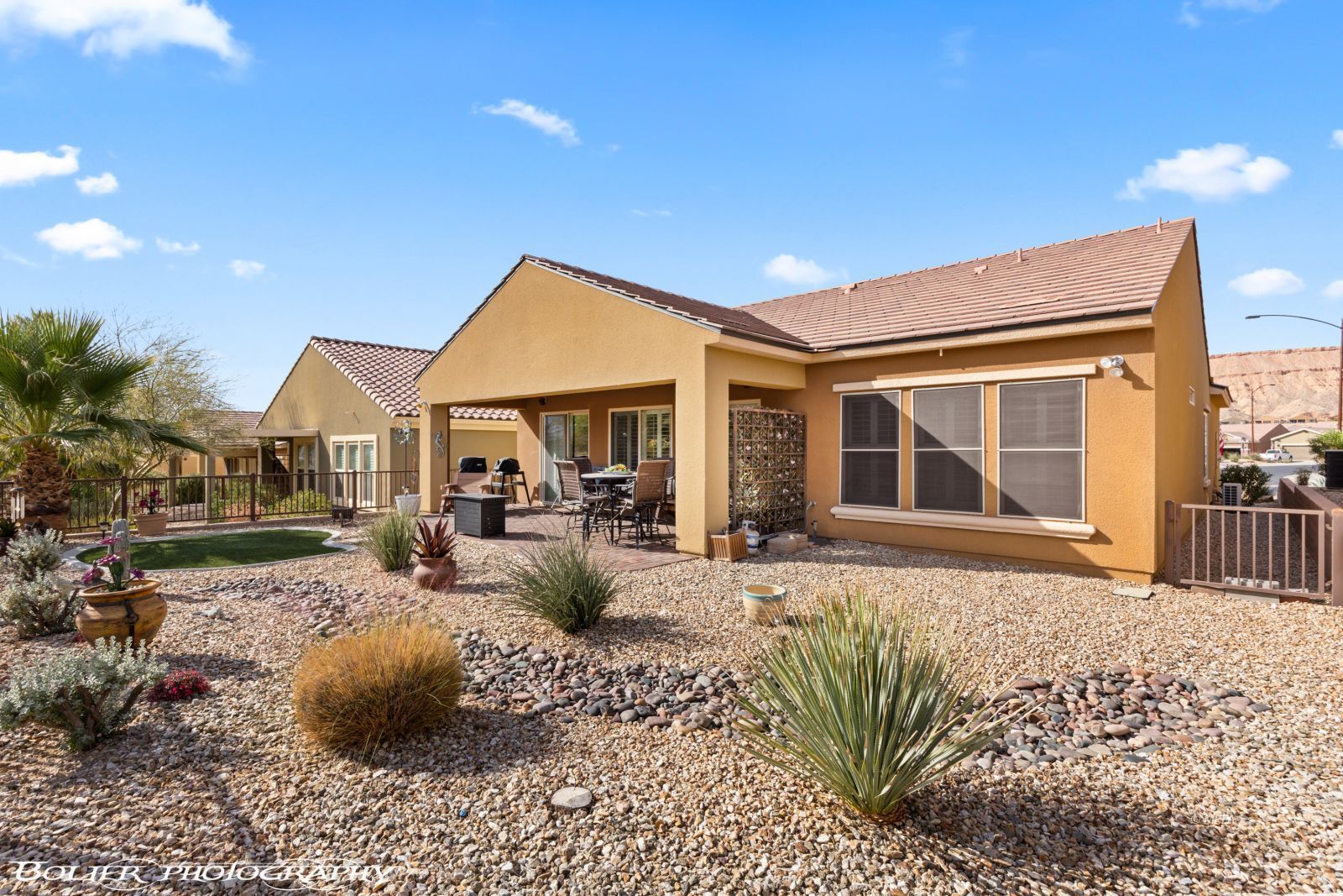 1360  Saddle Horn RDG 