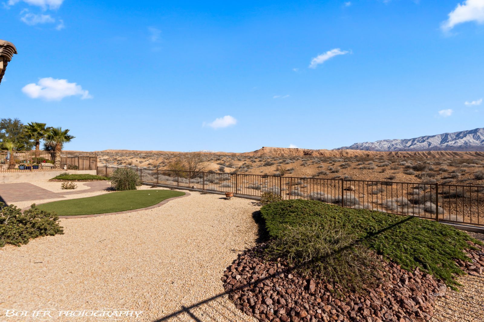 1402  Vista Del Ciudad Dr