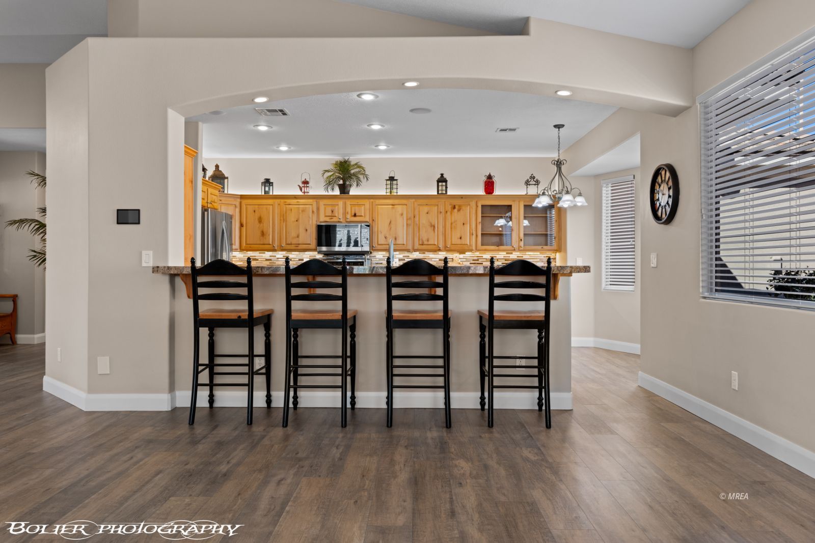 454  Highland View Ct