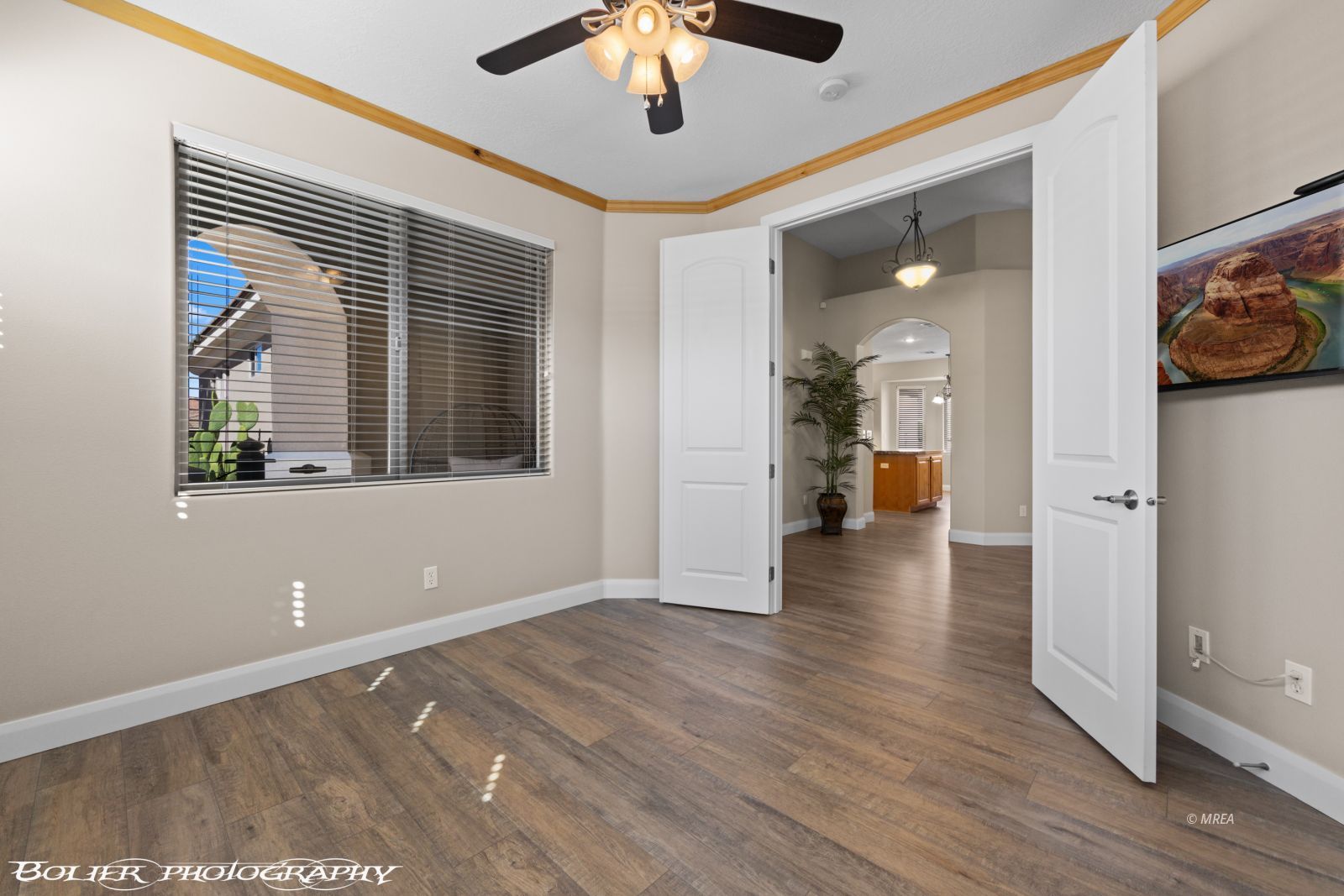 454  Highland View Ct