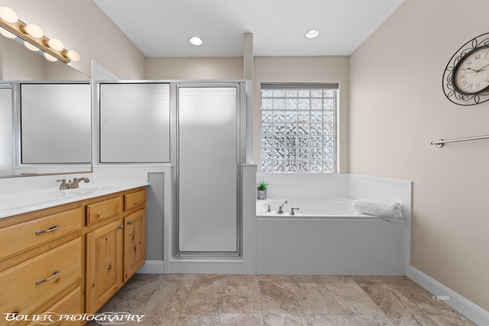 454  Highland View Ct