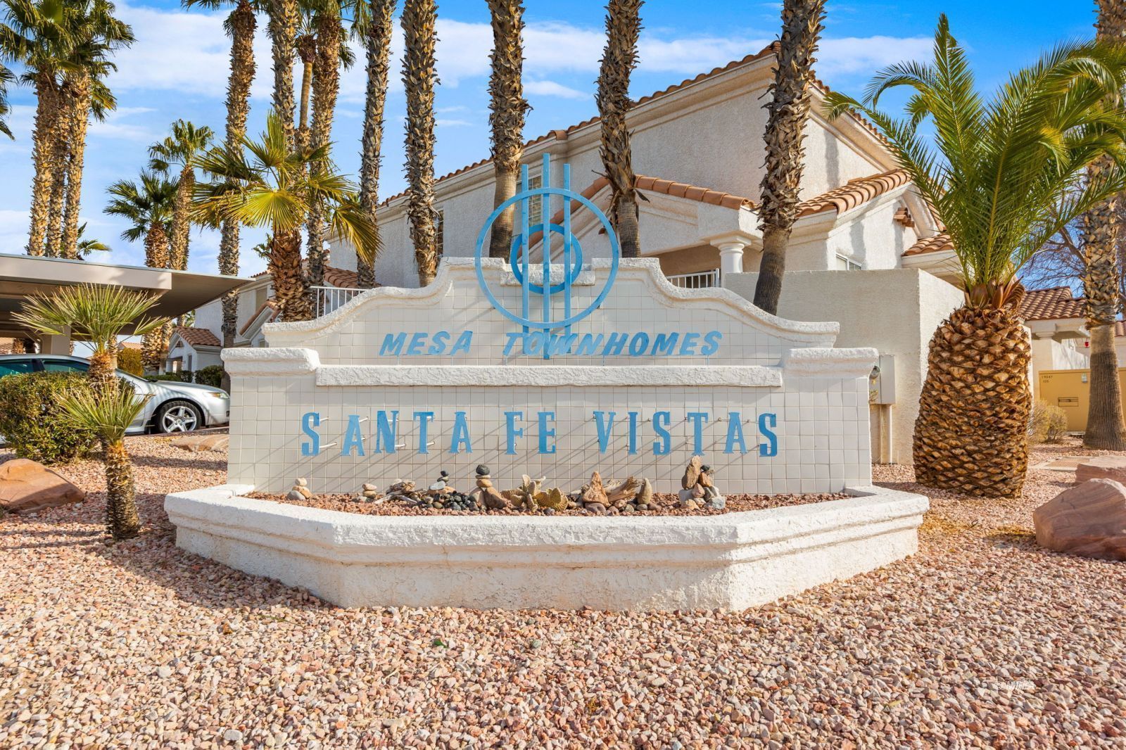737  Mesa Springs Dr