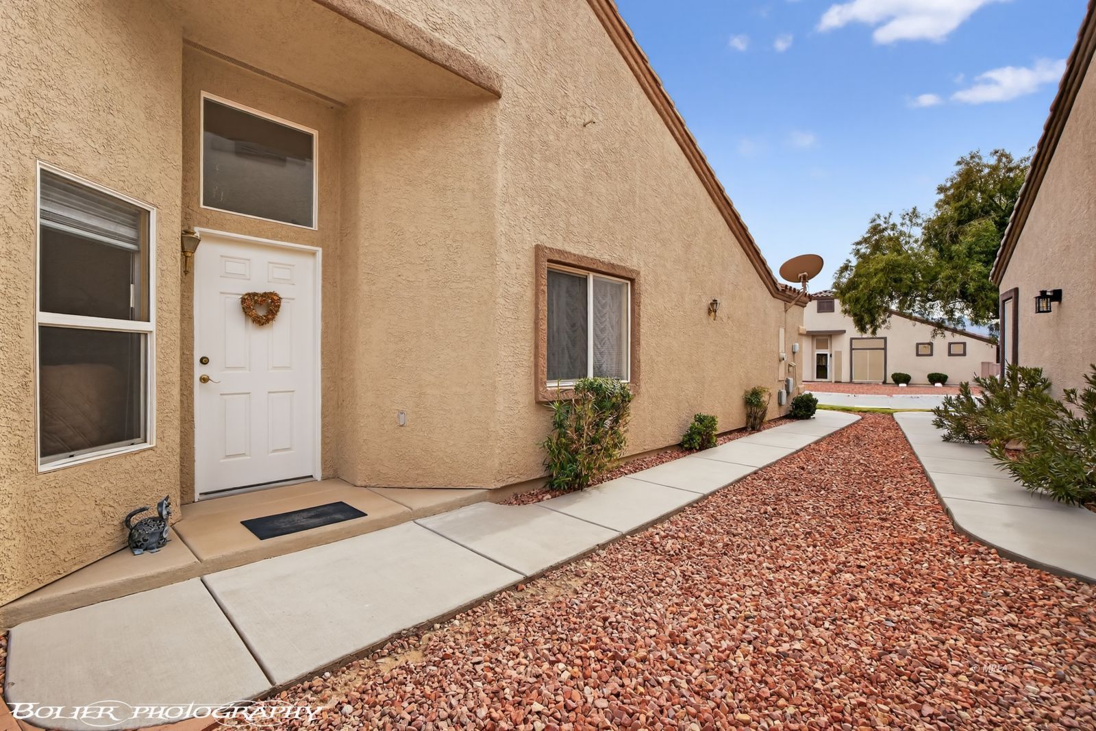 1181  Augusta Hills St