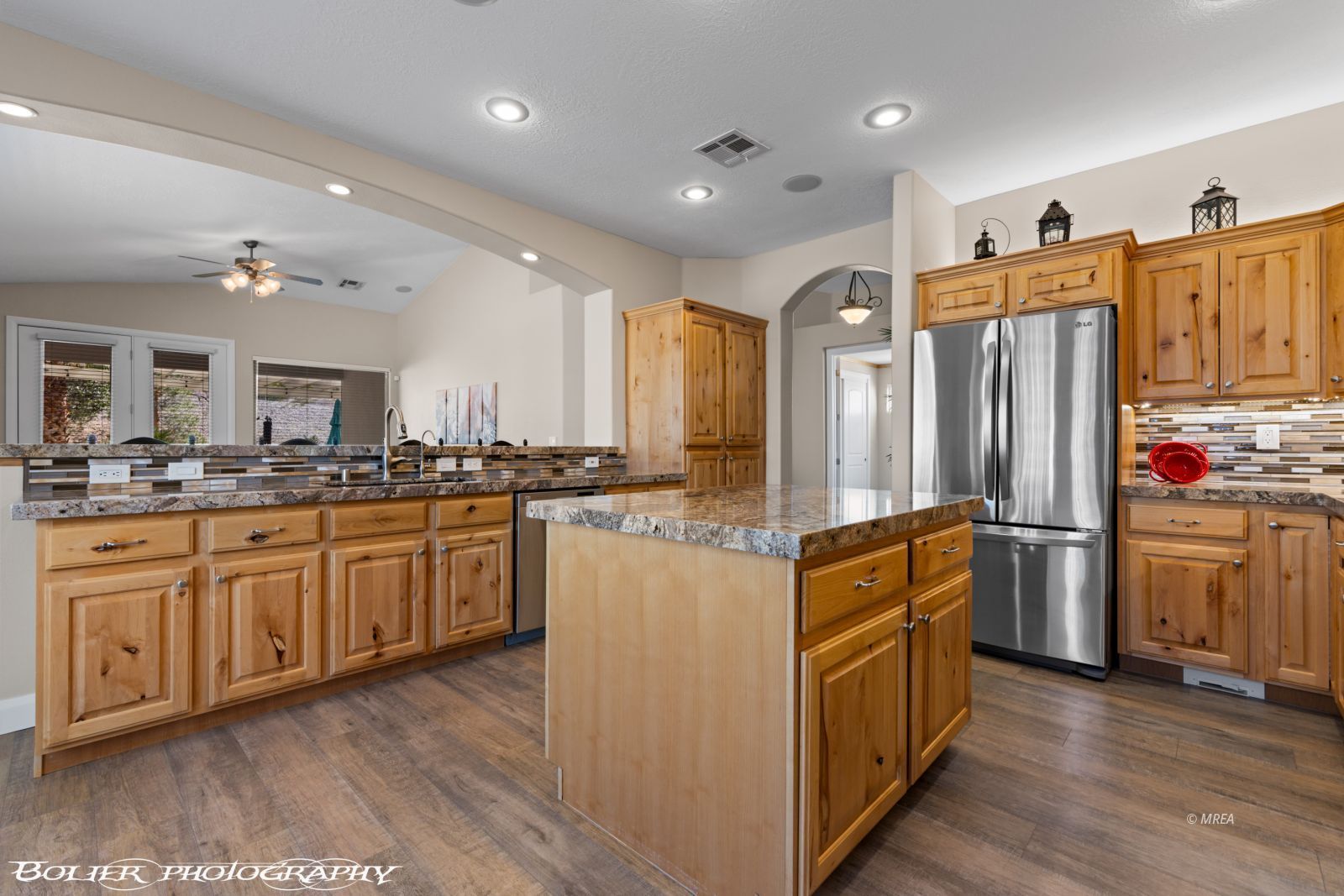 454  Highland View Ct