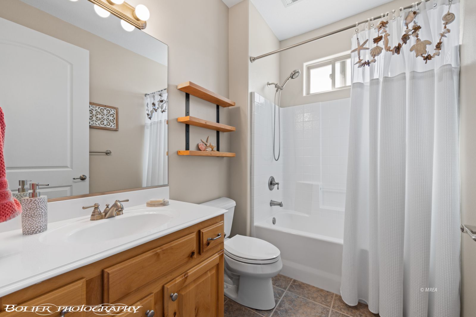 454  Highland View Ct