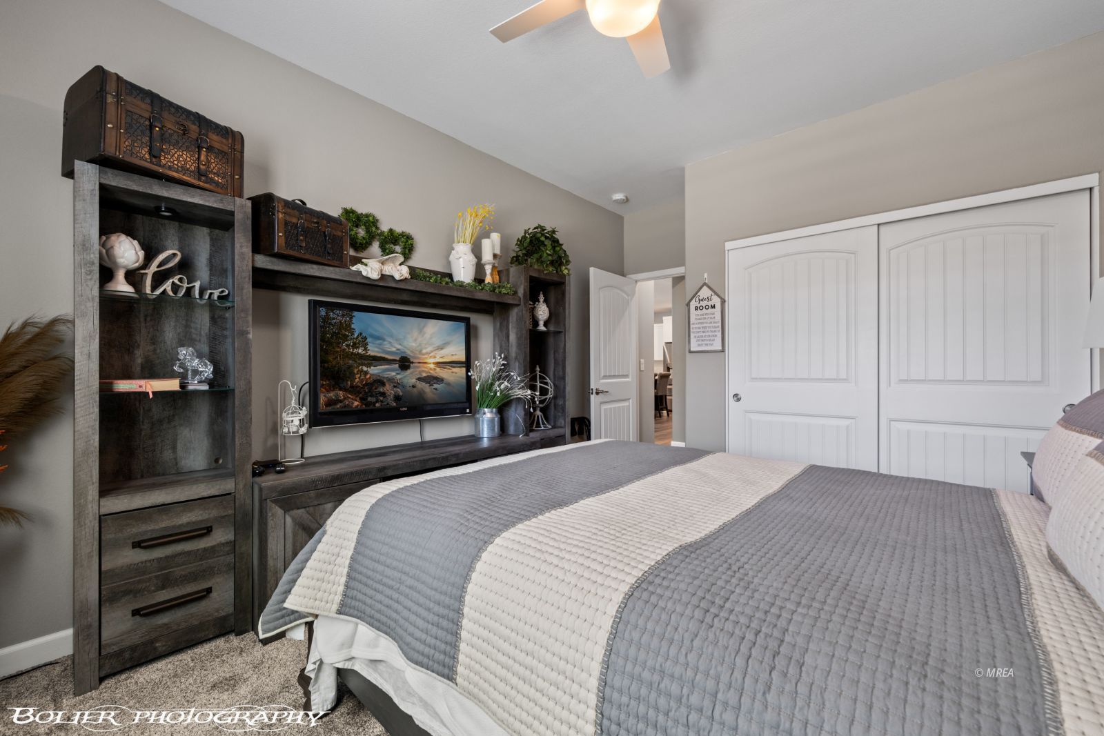 472  Paradise Valley Hts 