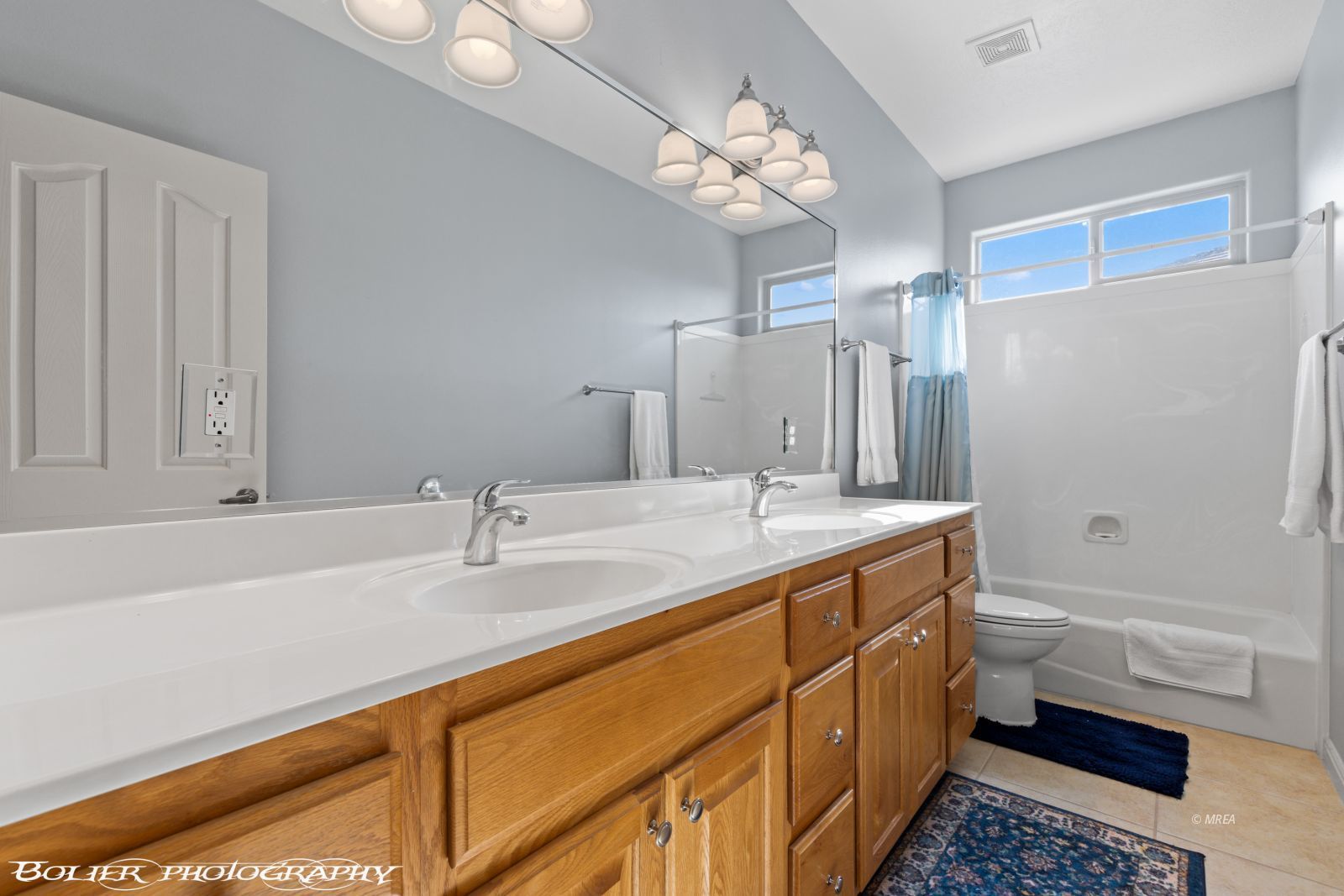 1402  Vista Del Ciudad Dr