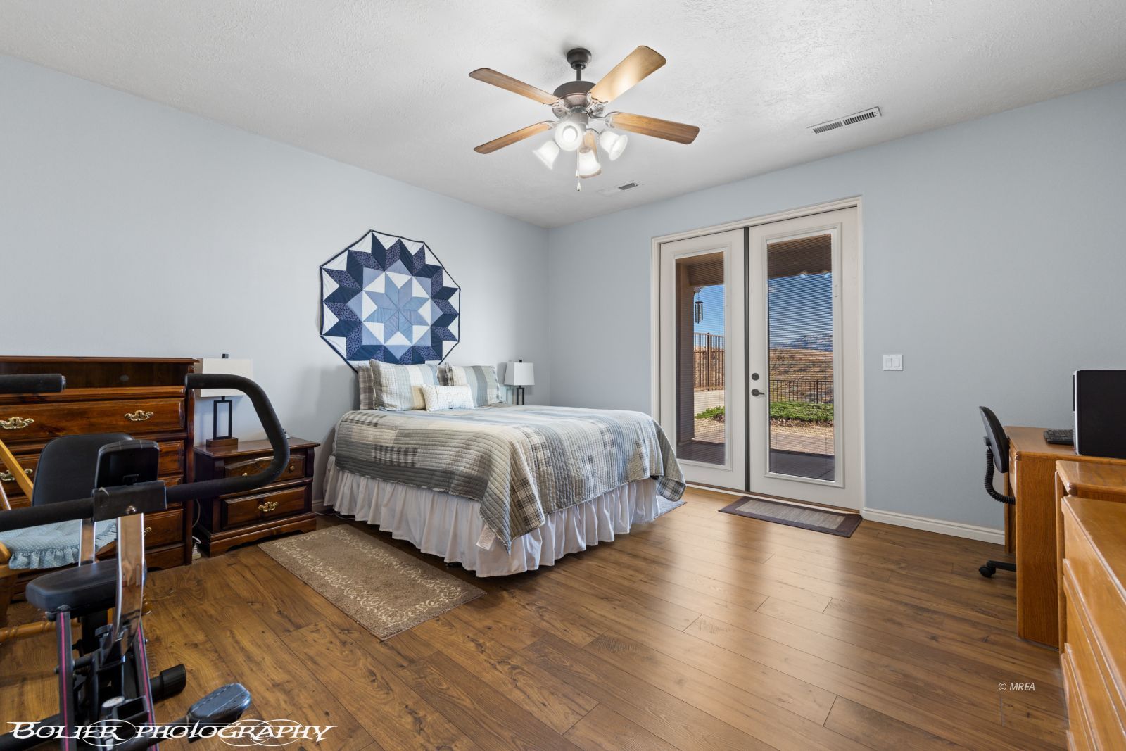 1402  Vista Del Ciudad Dr