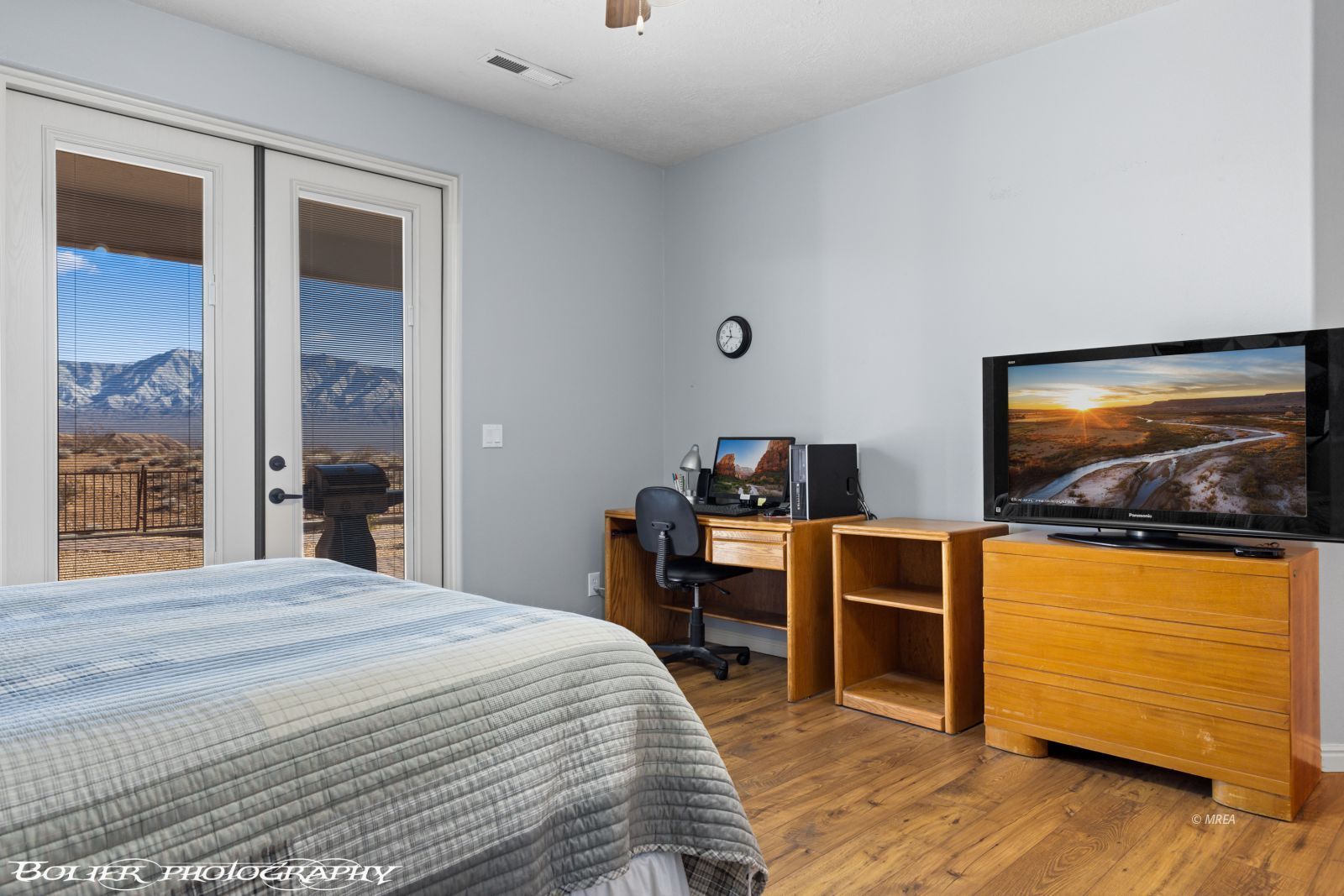 1402  Vista Del Ciudad Dr