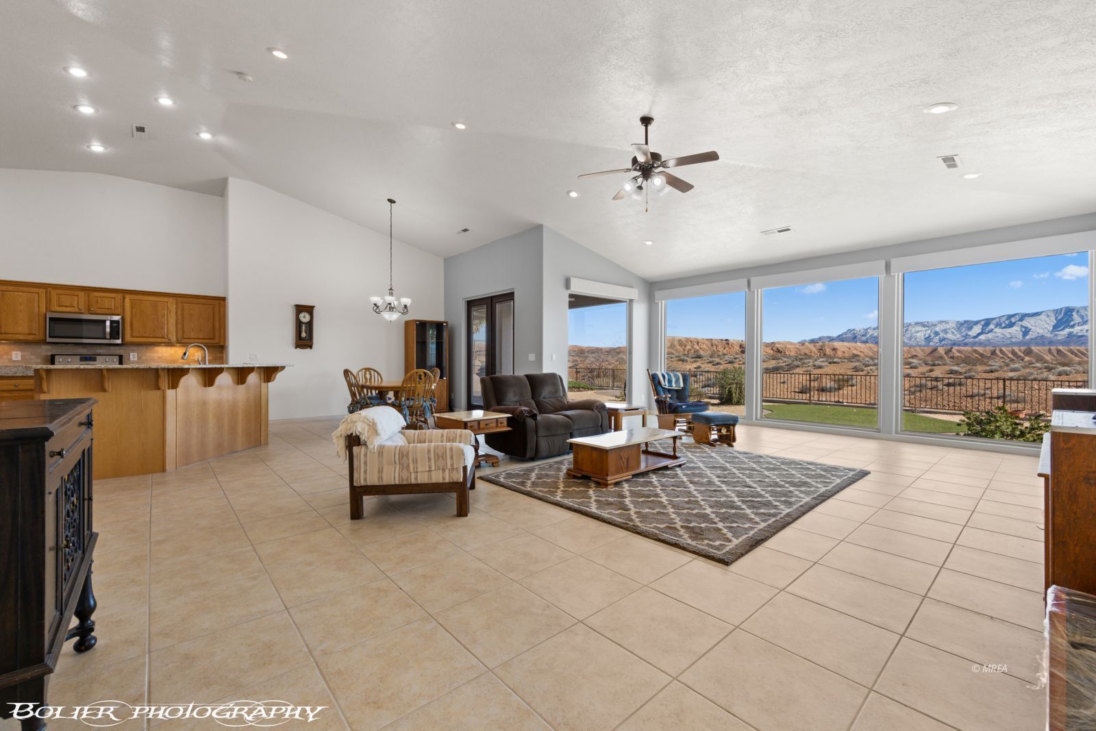 1402  Vista Del Ciudad Dr