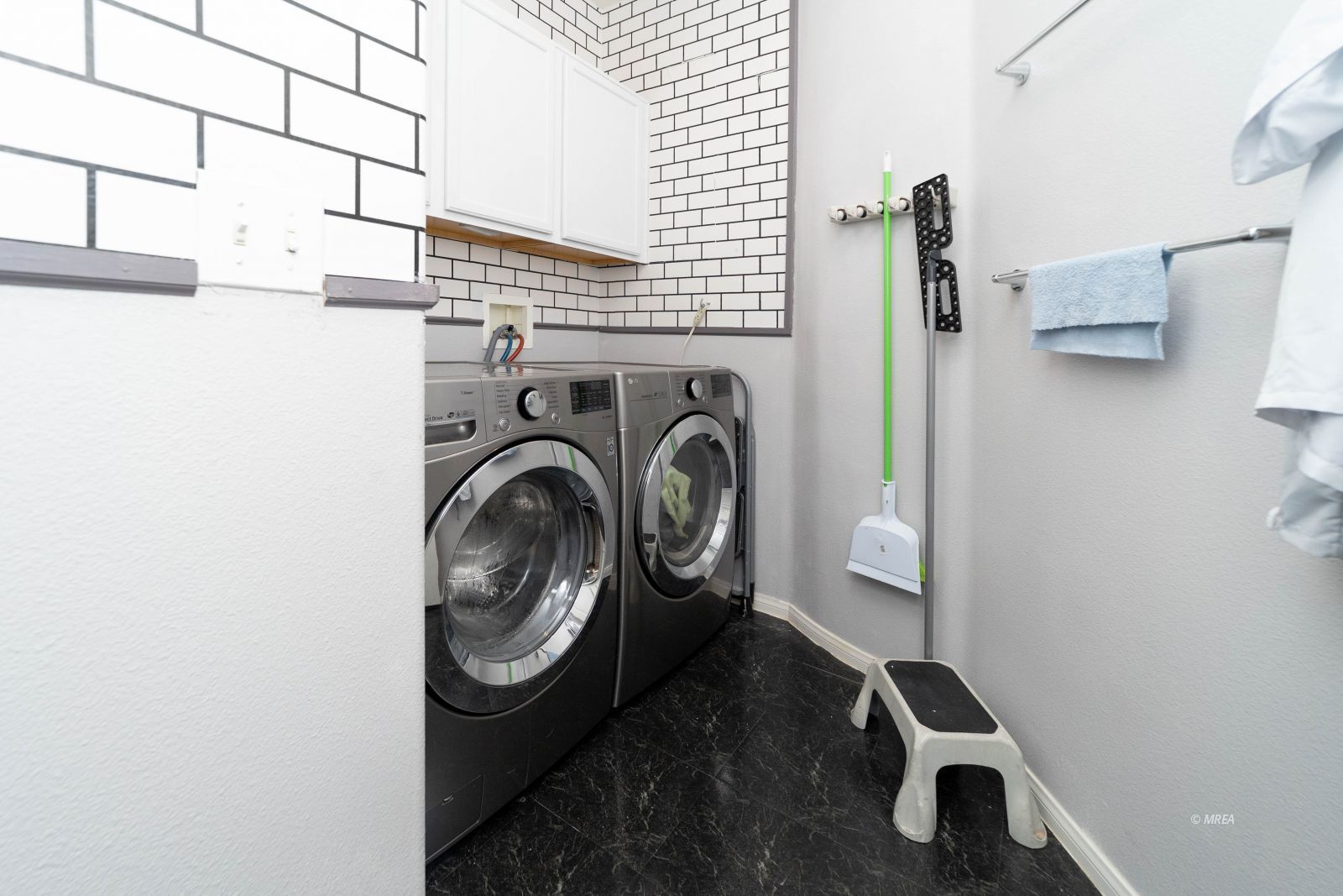 498  Canyon View Way