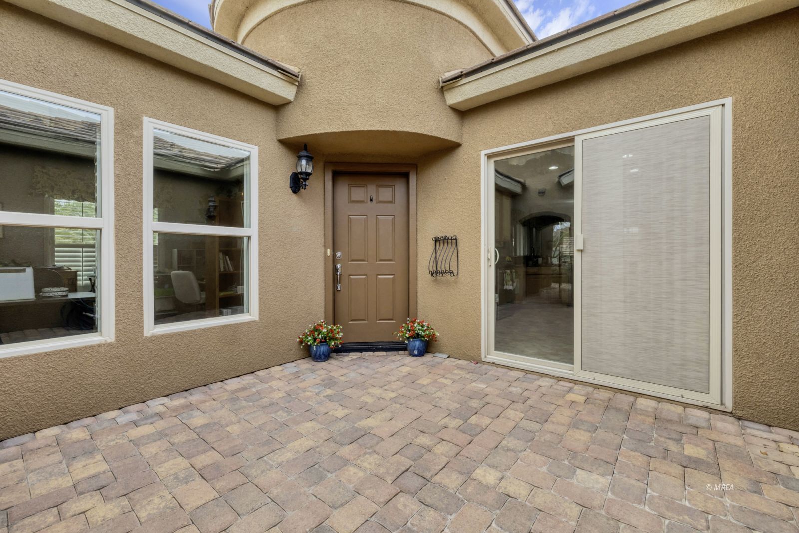 1385  Saddle Horn Ct