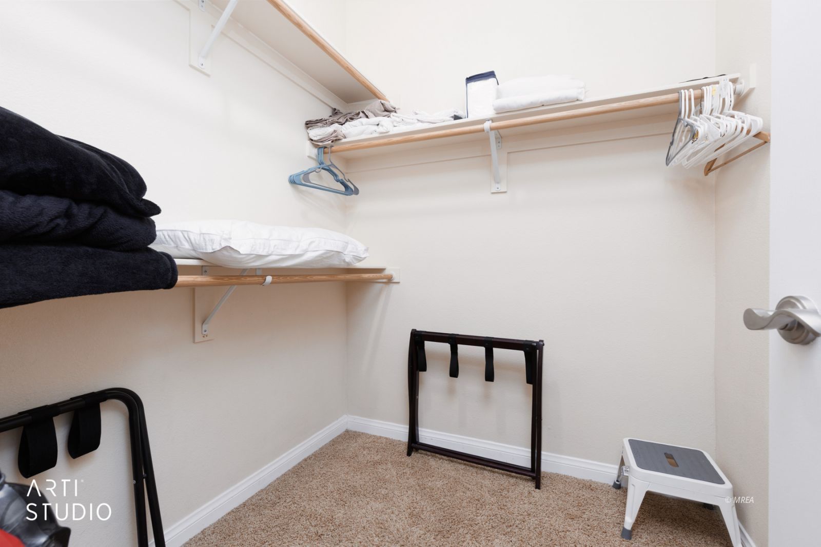 890  Kitty Hawk Dr #123