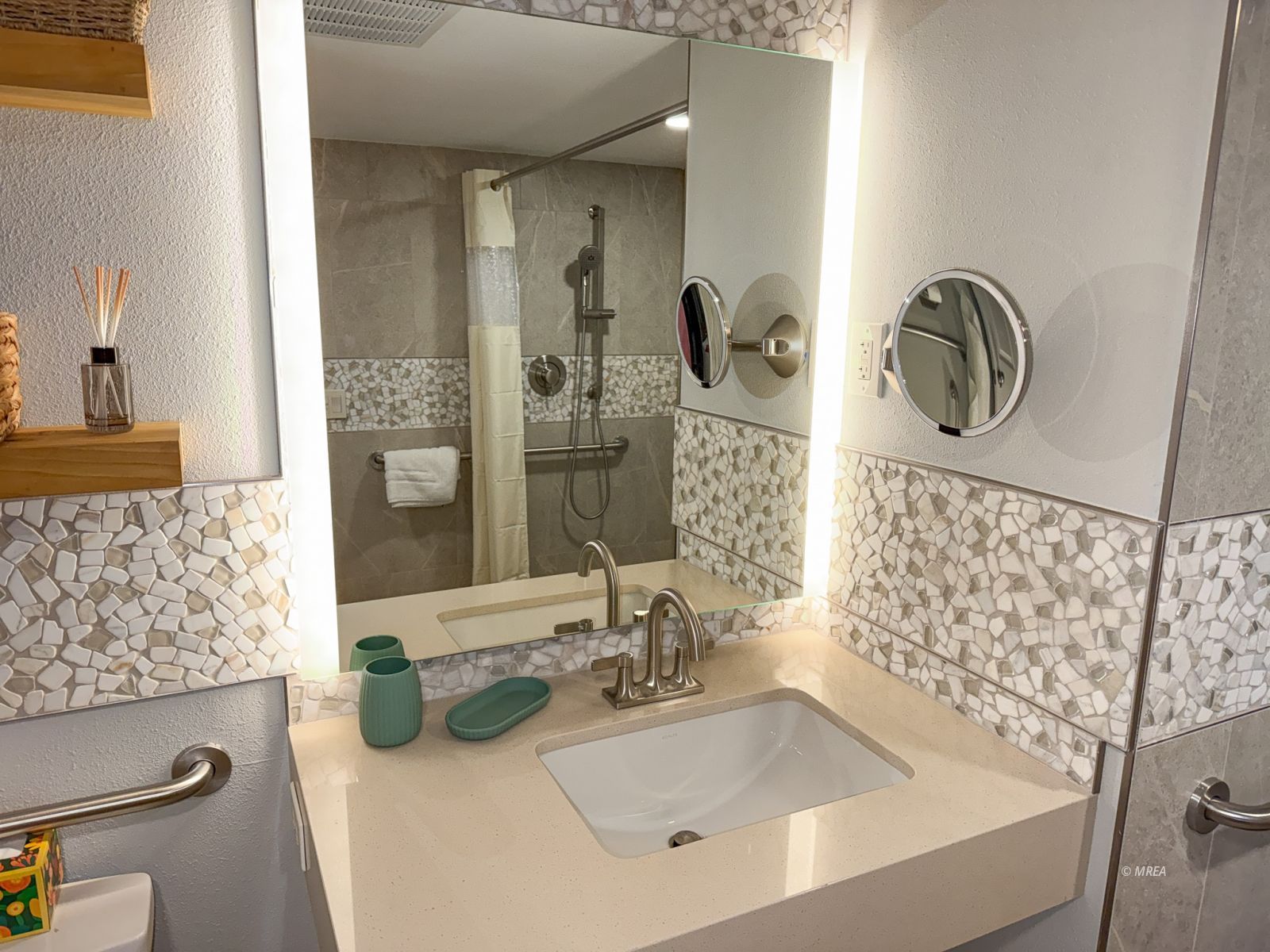 555  Highland Dr #219