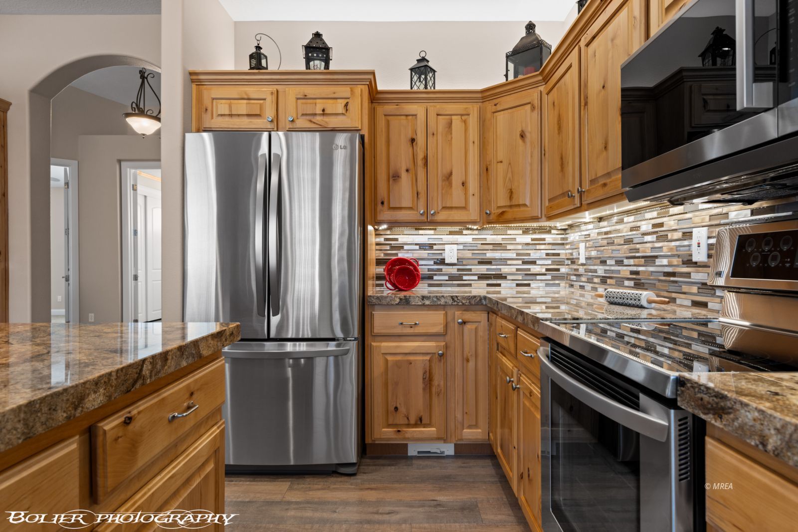 454  Highland View Ct