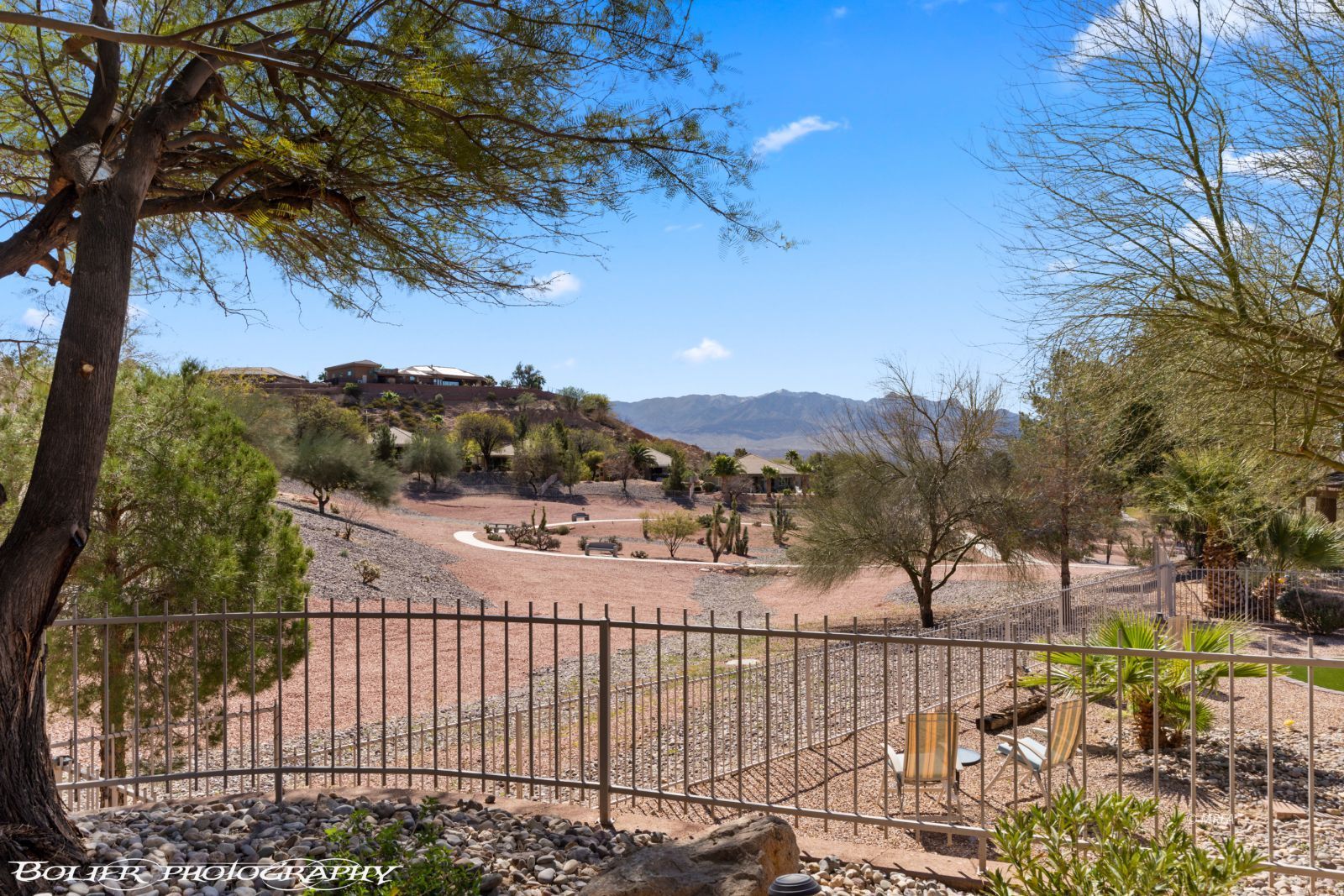 454  Highland View Ct