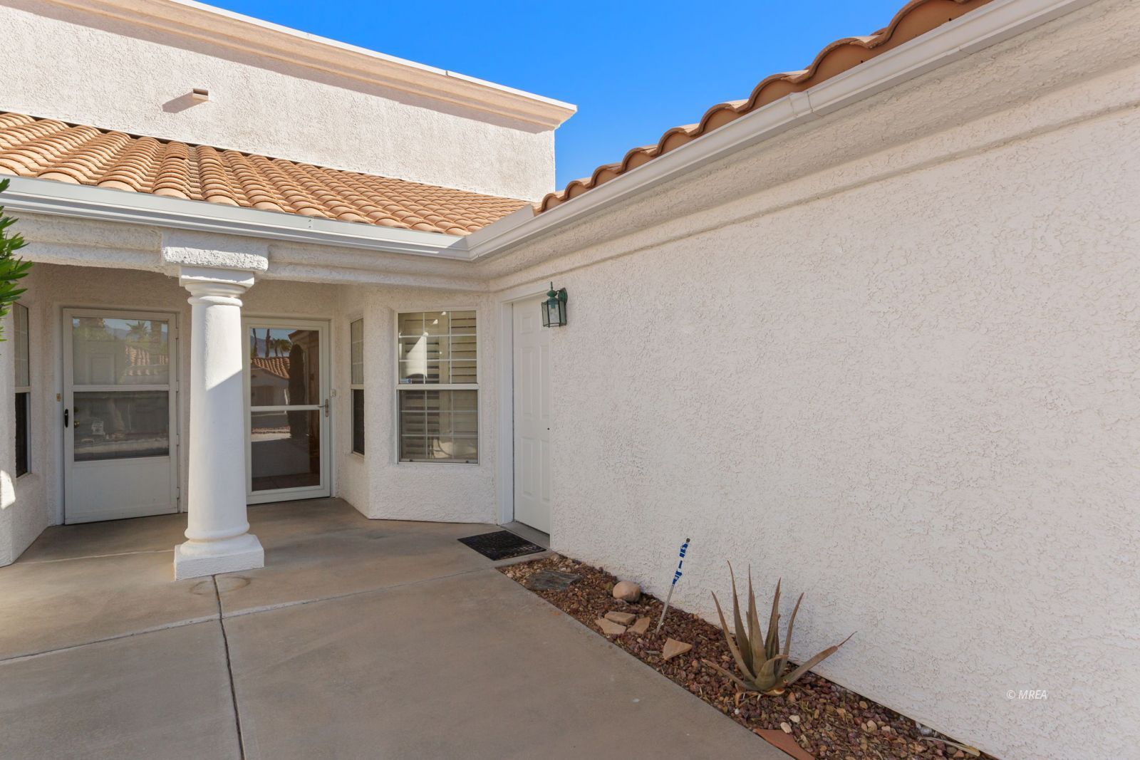 737  Mesa Springs Dr