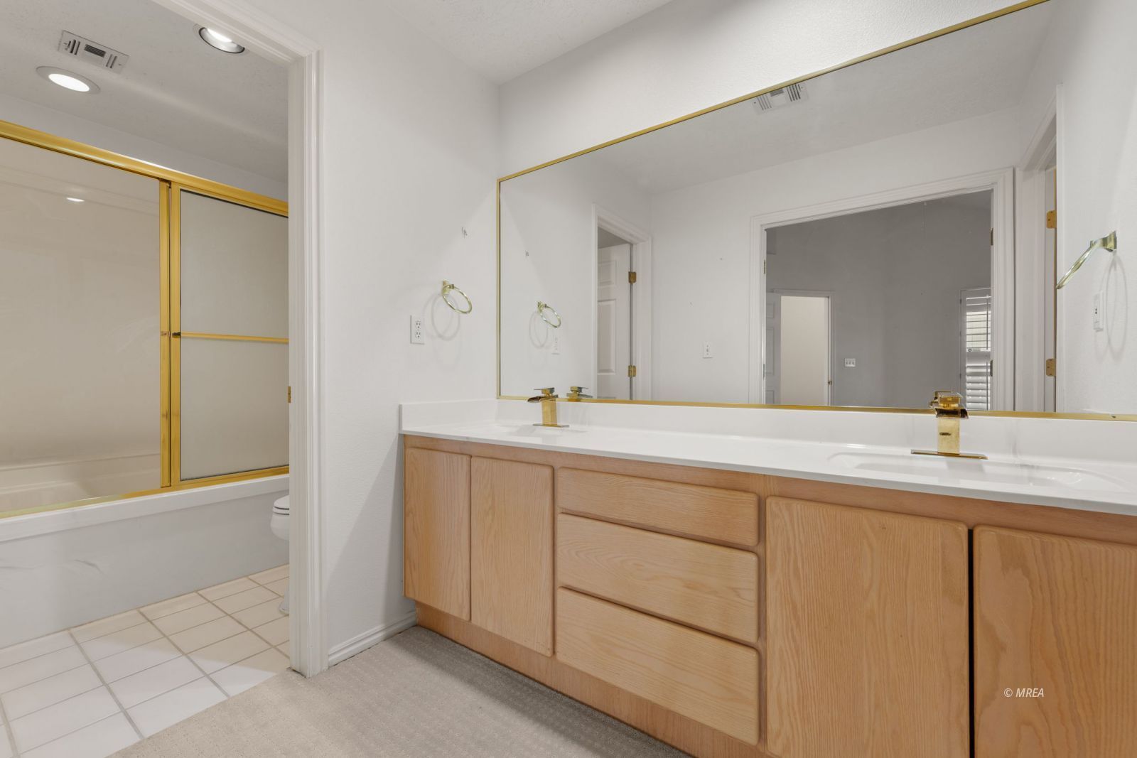 737  Mesa Springs Dr