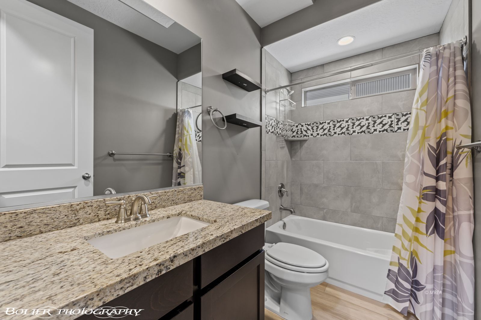 556  Quartz Way