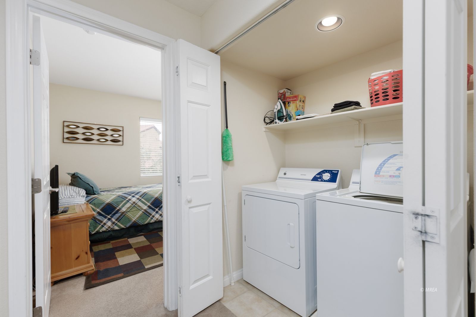 890  Kitty Hawk Dr #423