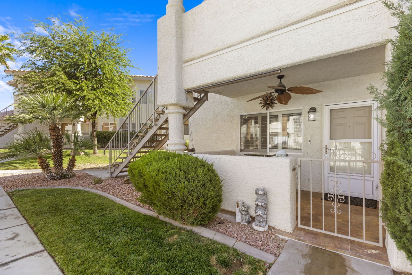 477  Mesa Blvd #102